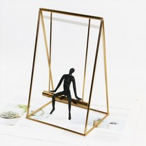 황금 그네 탄 오브제, 혼합색상