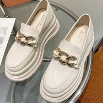 여성용 골드체인 통굽 에나멜 쿠션 로퍼