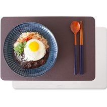 니코트 활용도 높은 양면 가죽 사각 테이블 매트 2p, 브라운 + 화이트, 44.5 x 30 cm
