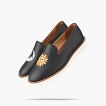 피렌체아뜨리에 풀그레인 가죽을 사용한 해와달 자수 슬립온 3204-L