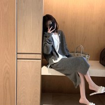 2022 새로운 초가을 여성의 홍콩 스타일 복고풍 세련된 작은 향기 니트 정장 기질 긴팔 드레스