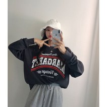빈티지 레터링 세미 크롭 쭈리 마가렛 맨투맨
