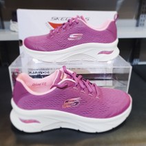 스케쳐스 [2001 아울렛 중계점] 아치핏 디럭스! 족저근막염 무지외반증 평발 미끄럼방지 완벽한 쿠션까지 모두 갖춘 신발이 출시 되었습니다. 가볍고 편한 쿠셔닝