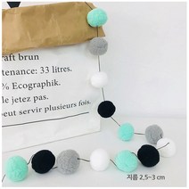 윤이가간다 가랜드, 민트-검정-흰색-회색