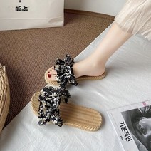 Bowknot 슬리퍼 여성 여름 아우터 패션 트렌드 올 매치 플랫 바닥 비치 네트 레드 인 샌들 및 슬리퍼 여성