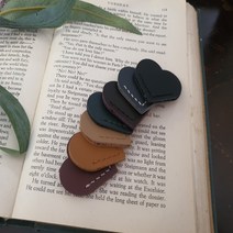 레더조아 책갈피 이니셜각인 천연소가죽 하트책갈피 북마크(2+1무료), 각인추가, 그레이