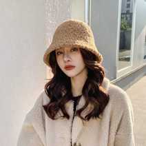 모양이 잘 잡히는 털 뽀글이 벙거지 모자