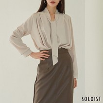 솔로이스트 보타이 V넥 랩 블라우스 SADN1107