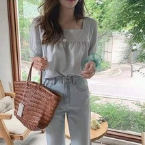 [워니쇼룸]스퀘어넥고방블라우스 반팔 퍼프 셔링 체크 여름 여성 로맨틱