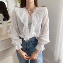 [랜덤플레이] 브이넥 퍼프 소매 프릴 블라우스