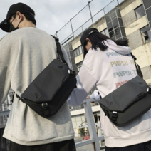 보드미 자전거출근가방 가방 미니멀 크로스백 자전거 출근 태블릿 수납