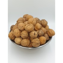 햇호두 / 국산알호두 / 4kg / 알호두크기 소형 /경북 봉화에서 제가 직접 농사해서 수확한 햇호두입니다