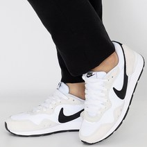 나이키 우먼스 운동화 스니커즈 벤처 러너 흰/베이지/검