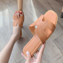 오너클랜 사무실 여성 예쁜 슬리퍼 공항 패션 여름 신발 코디