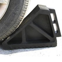 내리막 화물차 고임목 S 트럭 중장비 밀림방지 차량용 주차