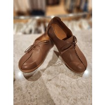 써스데이아일랜드 스티치 포인트 슈즈 T226MSE131W