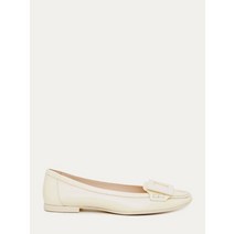 22FW 로저 비비에 페이턴트 레더 로퍼 M0051031012