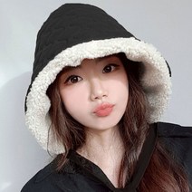 이코마켓 국산 도톰한 누빔 양면 뽀글이 벙거지 모자 여성 겨울 와이어 턱끈 버킷햇 보넷모자 방한모자 여행 캠핑 챙모자