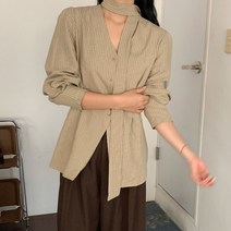 페트리코어 여성 스트라이프 브이넥 연말룩 하객룩 타이 블라우스