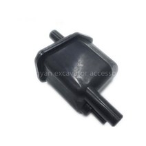 굴삭기 포크레인 부품 미니굴삭기 용품 대우 두산 dx55dh5560 배기 가스 순환 커버 kobelco sk60 엔진 오일 배기 밸브 엔진 배기 가스 커버 굴삭기, 상아