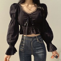[랜덤플레이] 하트넥 셔링 프릴 주름 크롭 블라우스