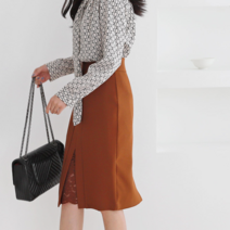 오슈 꾸안꾸 20대 대학생 캠퍼스룩 코디 미디스커트