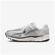 나이키 NIKE 운동화 런닝화 줌 보메로 5 포톤 더스트 앤 메탈릭 실버 FD0884-025