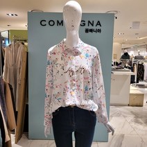꼼빠니아 깔끔하고 단정한 디자인에 세련된 프린팅으로 유니크한 매력을 선사하고 부드러운 터치감으로 편하게 착용하기 좋은 ﻿***쉬폰 셔츠 블라우스***