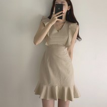 [랜덤플레이] 어깨 프릴 허리 슬림 미니원피스