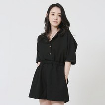 허리밴딩 디자인으로 중심을 잘잡아주는 편한 사선버튼 카라 반바지 점프수트