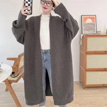 Z3JC 하프 루즈핏 브이넥에 도톰하게 코디된 코트