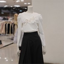 린 NC12 자수 셔링소매 블라우스 LWBLMB0300