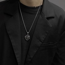 일본과 썬 문 티타늄 스틸 목걸이 여성 홍콩 스타일 펜던트 인 찬 바람 간단한 복고풍 스웨터 체인 조수 보석