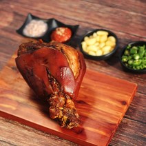 [정성담은푸드] 캠핑음식 만화고기 왕족발 통족발(돈학) 750g (소스증정!) TR373000, 1개