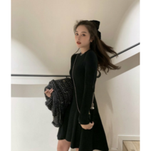 [루네타]러블리 델루나 슬림핏 플레어 미니 니트 원피스