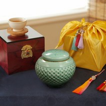 [KT알파쇼핑][지리산뱀사골] 아카시아꿀 프리미엄 1.2kg (상감청투각도자기), 상세페이지참조