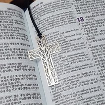 [천삼백케이] [밀짚모자] 꿈꾸는나무 십자가 가죽줄 북마크, 01고마워요(카네이션)