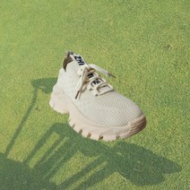 여성 가벼운 키높이 초경량 굽높은 통굽 발편한 운동화 스니커즈