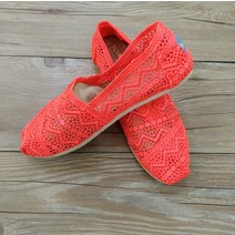 TOMS 탐스 클래식 슬립온 여성용 펀칭 레이스 슬립온 단화 슈즈 3종