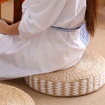 메가굿즈 라탄 쿠션방석 40X10CM 화이트 스튜디오 소품 미니 사이드테이블