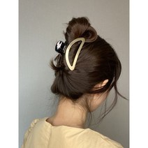 [끌림샵] 스지 무광 메탈 반달 반묶음 올림머리 집게핀 (3color)