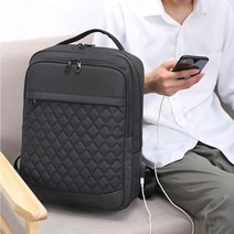 출장가방 도톰한 어깨끈 가죽 느낌 포인트 백팩 회사원 양복
