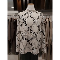 [모스코나] MOBL232Z8940 레터링반넥블라우스