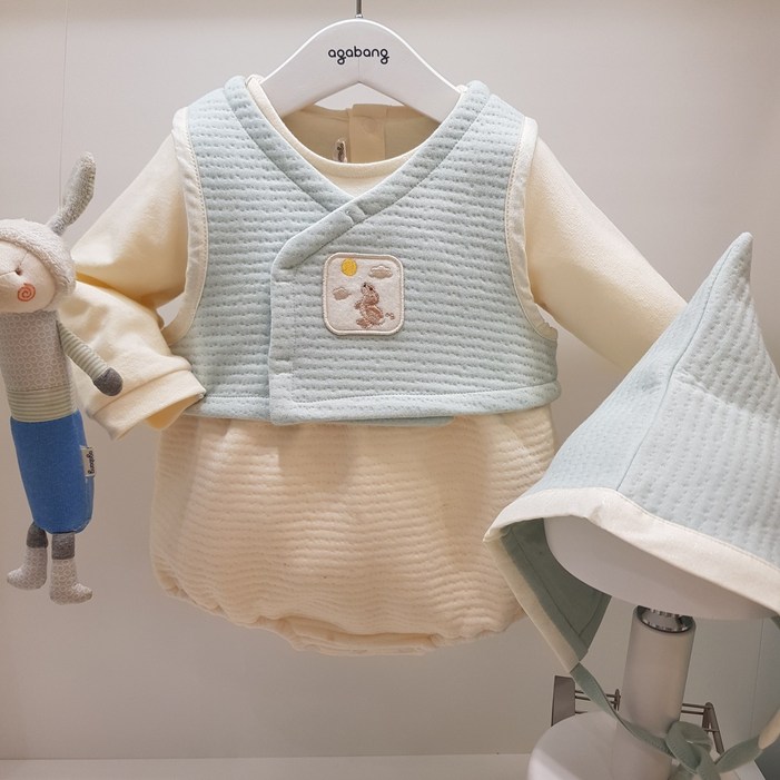 아가방40% 봄  베이비페어!  설날 한복 상하세트  모자까지 한복 바디수트!  옷고름 한복 조끼를 벗으면 편한 우주복 바디수트! 이거 너무 편한 유아 한복 외출복