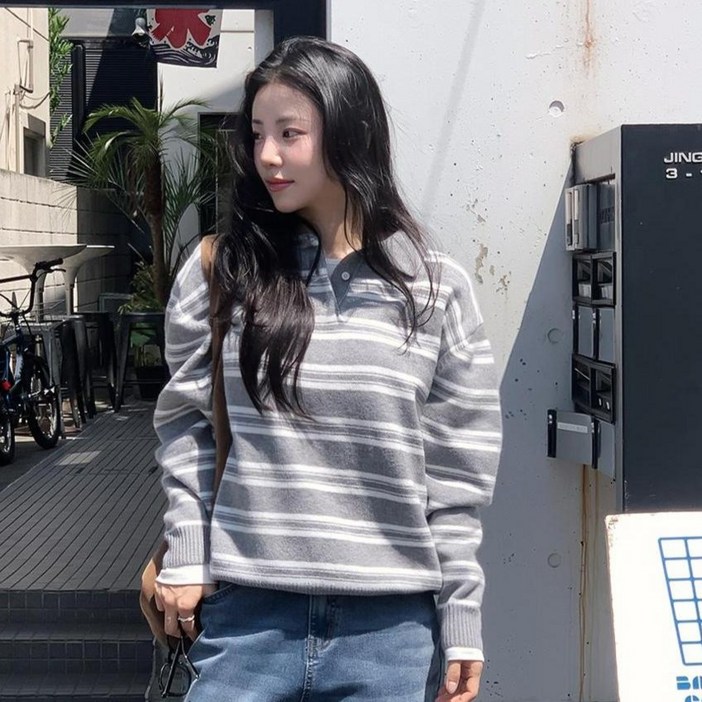 여성용 틸다 스트라이프 카라 니트