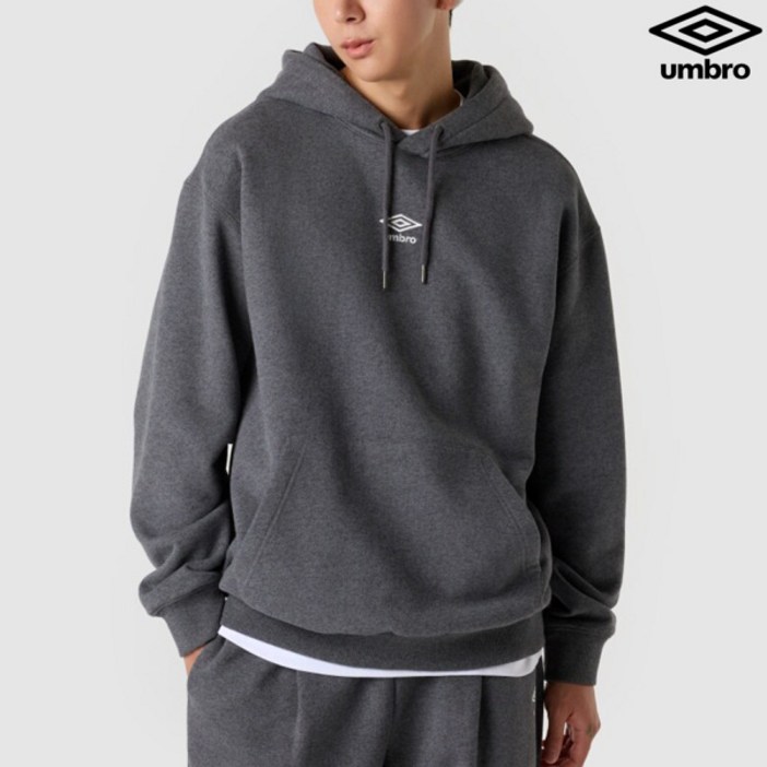 엄브로 에센셜 기모 스몰로고 후드 티셔츠 UQ423CHDO1DMG1