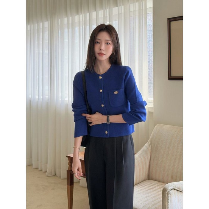 더아이잗 패치 포켓 라운드넥 크롭 가디건 ISSP1CD601