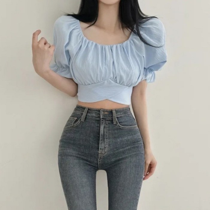뒷리본 스퀘어넥 퍼프소매 크롭 블라우스
