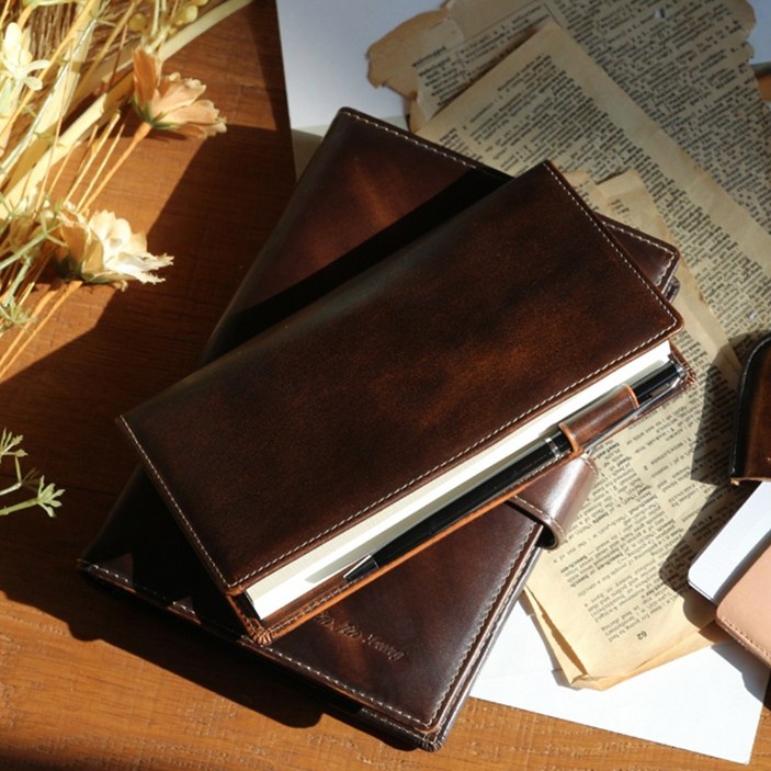 2026년 속지증정 마뜨 아도방 소가죽 이니셜 각인 CEO 수첩 미니 양장 가죽 다이어리 커버 투톤브라운, (투톤연밤)D78943