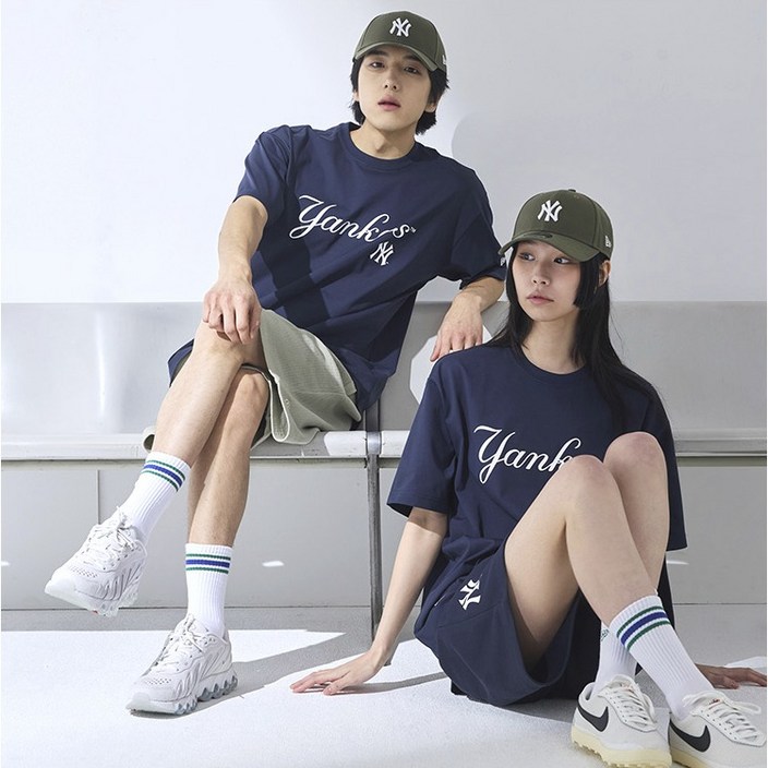 뉴에라 남녀공용 MLB 스크립트 로고 뉴욕 양키스 오버핏 반팔 티셔츠 1517076